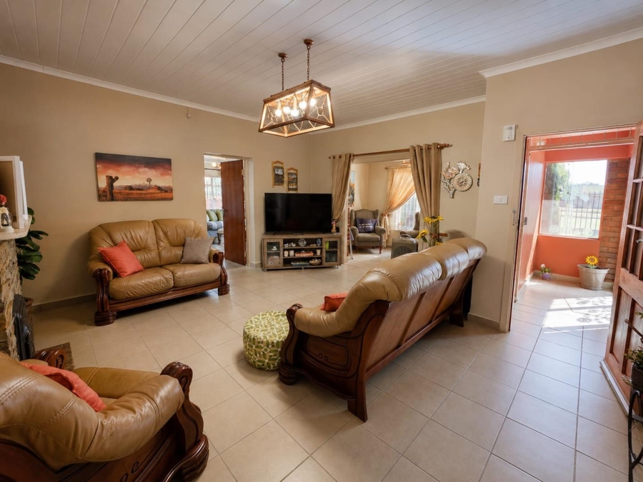 5 Bedroom Property for Sale in Wilgehof Free State
